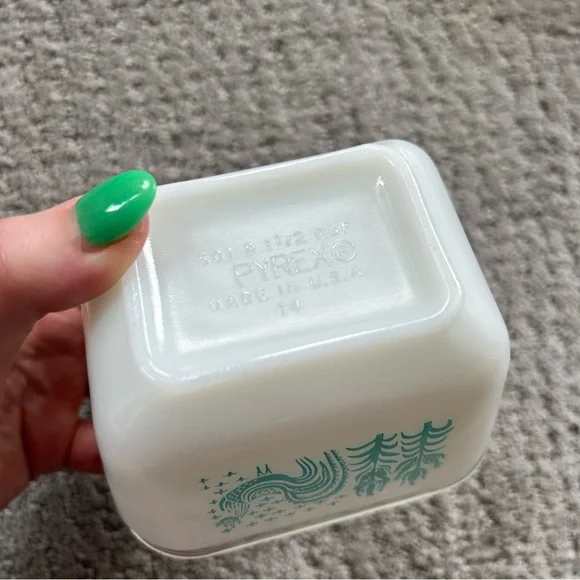 Pyrex 1957 Vintage Amish Butterprint Set of 3 - Picture 10 of 16